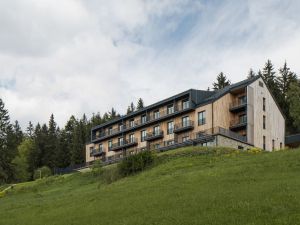 67b467f7cff7027d30477c7f_Studio-Reaktor_Benecko-apartmany_rekonstrukce18_DSC56246-p-1600